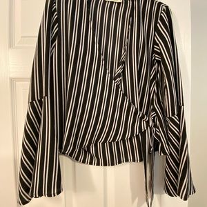 Women’s tie shirt.